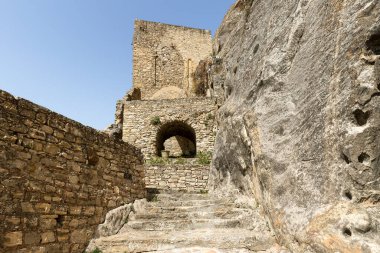 İtalya 'nın Sicilya kentindeki Sperlinga Kalesi' nin (Castello di Sperlinga) mimari görüşleri. Bölüm I)