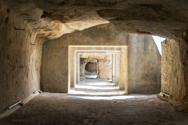 İtalya 'nın Sicilya kentindeki Sperlinga Kalesi' nin (Castello di Sperlinga) mimari görüşleri. Bölüm II)