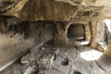 İtalya 'nın Sicilya kentindeki Sperlinga Kalesi' nin (Castello di Sperlinga) mimari görüşleri. Bölüm III)