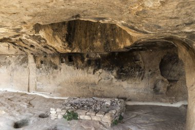İtalya 'nın Sicilya kentindeki Sperlinga Kalesi' nin (Castello di Sperlinga) mimari görüşleri. Bölüm III)