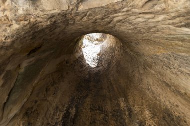 İtalya 'nın Sicilya kentindeki Sperlinga Kalesi' nin (Castello di Sperlinga) mimari görüşleri. Bölüm III)