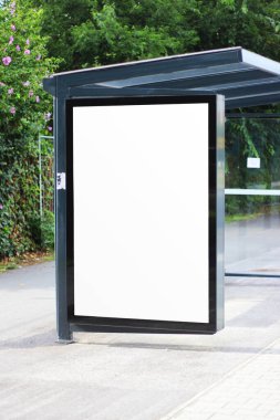 Tasarımınız için Boş Alan ile Gerçekçi Otobüs Durağı İşaret Biçimi - Reklam Konsepti