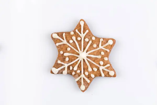 Kue Roti Gingerbread Bentuk Bintang Diisolasi Pada Latar Belakang Putih — Stok Foto