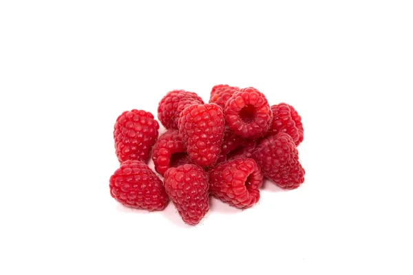 在白色背景上孤立的成熟红树莓 — 图库照片