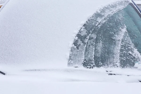 Rengöring Snö Från Bilen Vintern — Stockfoto