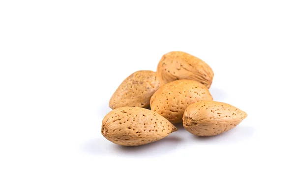 Almond Kering Diisolasi Pada Latar Belakang Putih — Stok Foto