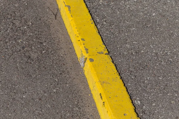 Желтая Граница Асфальтовая Дорога — стоковое фото