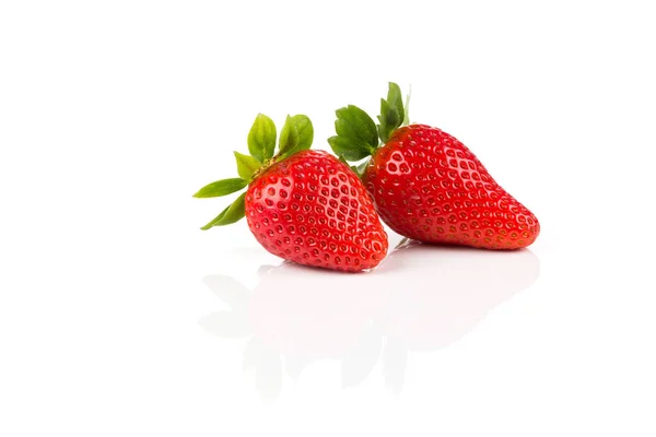 Rote Reife Erdbeerfrüchte Auf Dunklem Hintergrund — Stockfoto