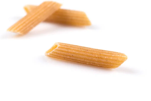 Wholemeal Pasta Penne Κοντινό Πλάνο Που Απομονώνεται Λευκό Φόντο — Φωτογραφία Αρχείου