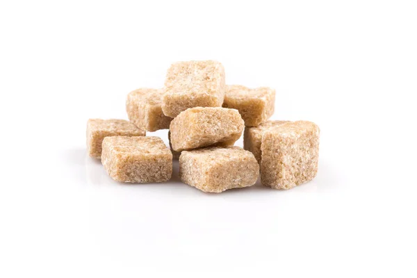 Heap Cubos Açúcar Mascavo Isolados Fundo Branco — Fotografia de Stock