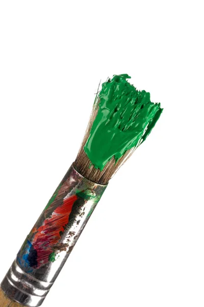 Escova Com Tinta Verde Isolada Sobre Fundo Branco — Fotografia de Stock