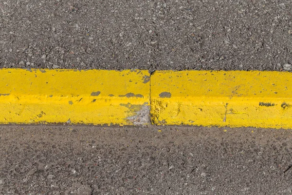 Yellow Curb Stone Border Asphalt Road — Stock Photo, Image