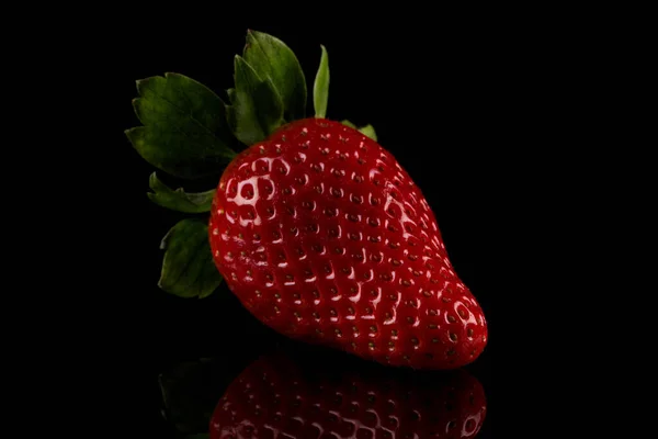 Roșu Fructe Căpșuni Coapte Fundal Întunecat — Fotografie, imagine de stoc