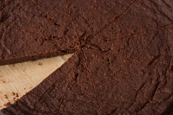 Frisch Gebackener Dunkler Schokoladenkuchen Nahaufnahme — Stockfoto