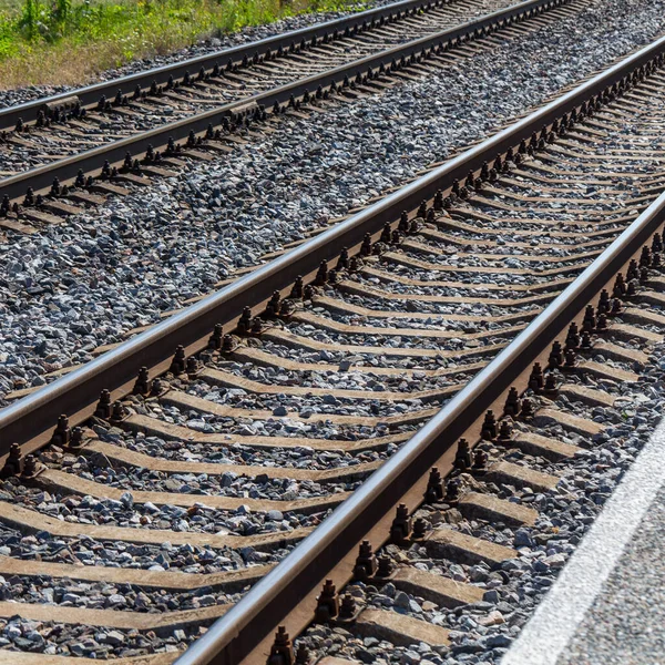 Eisenbahnlinien Fahren Durch Einen Bahnhof — Stockfoto