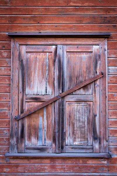 Alte Geschlossene Holzfenster Alter Wand — Stockfoto