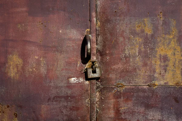 Close Lock Old Metal Door — Stock Photo, Image