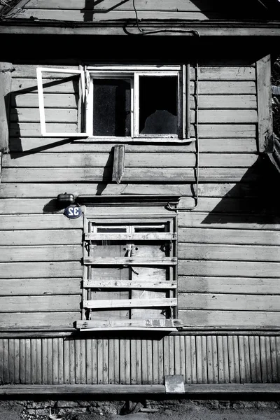Окно Старинного Деревянного Дома — стоковое фото