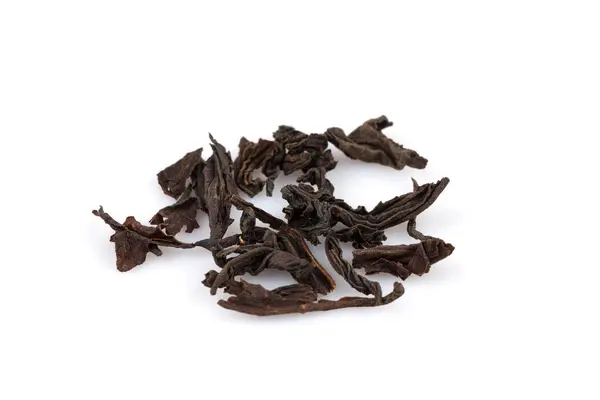 Czarne Suche Liście Herbaty Izolowane Białym Tle — Zdjęcie stockowe