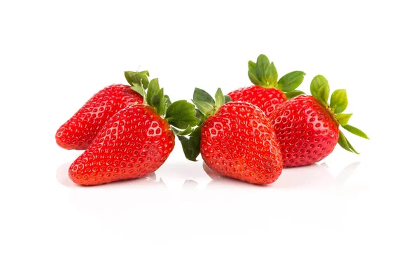 Rote Reife Erdbeerfrüchte Auf Dunklem Hintergrund — Stockfoto