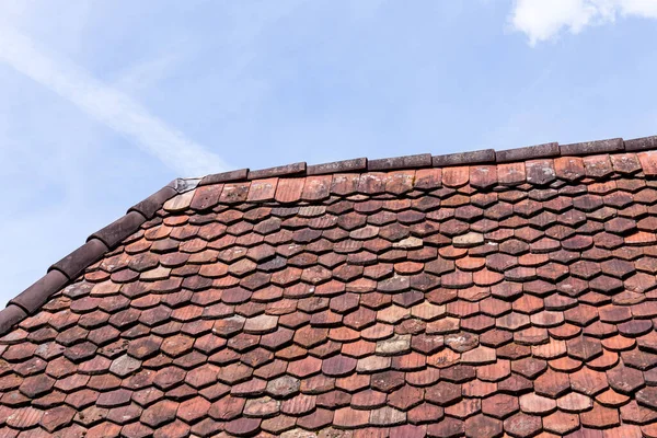 古い屋根の帯状疱疹のテクスチャ背景 — ストック写真