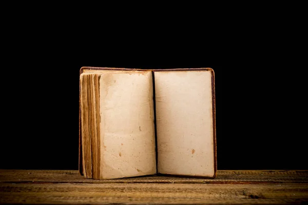 Aprire Vecchio Libro Vuoto Sfondo Vecchio Legno — Foto Stock