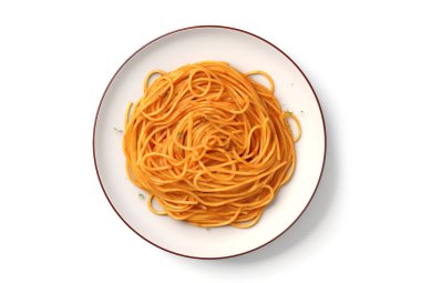 Tabak beyaz arka plan üzerinde izole domates Bolonez soslu spagetti makarna Üstten Görünüm.