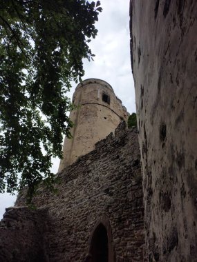 Şehrin eski kalesi.