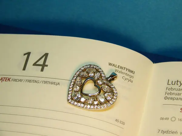 Güzel kalpli Callendar. Sevgililer Günü