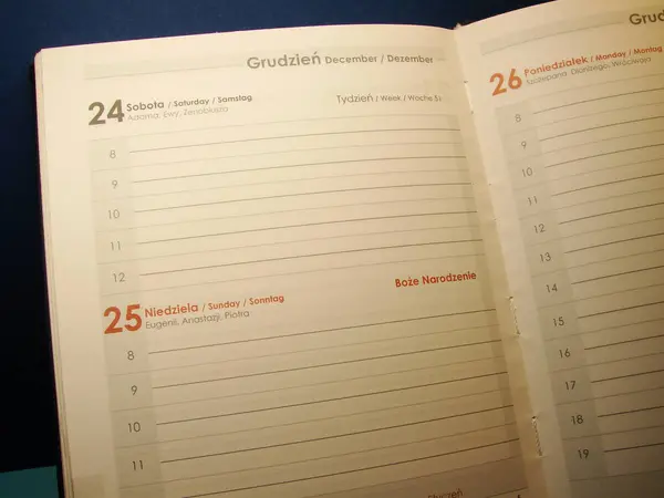 Yılın her günü için bir takvim, not almak ve yaklaşan olayları kaydetmek için.