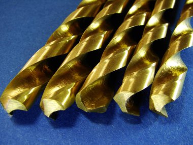 Sondaj metali için farklı boyutlarda matkap uçları