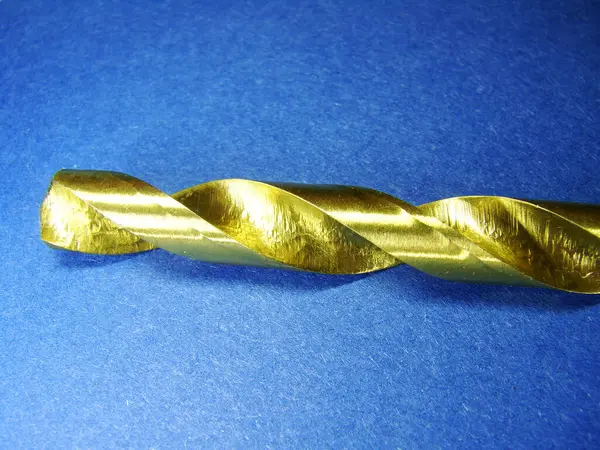 Sondaj metali için farklı boyutlarda matkap uçları