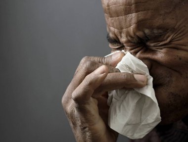 Soğuk algınlığı ve gribe yakalandıktan sonra burun sümkürme.