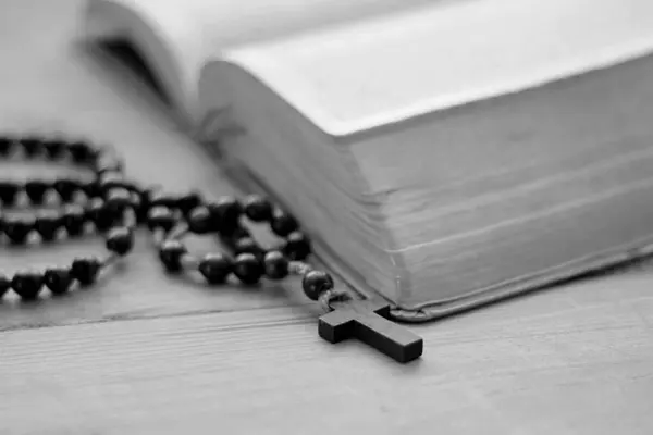 Das Heilige Bibelbuch Und Die Nahsicht — Stockfoto