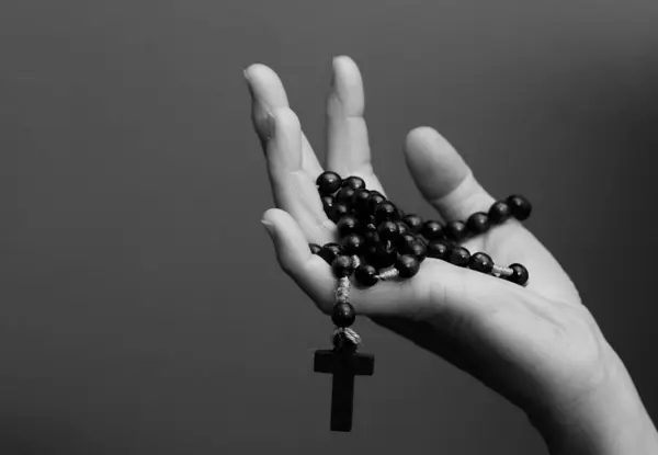 Rosenkranz Der Hand Religion Konzeptionelles Foto — Stockfoto