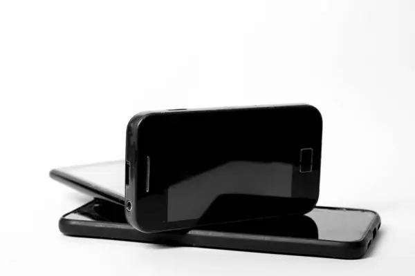 Alte Mobiltelefone Auf Weißem Hintergrund — Stockfoto