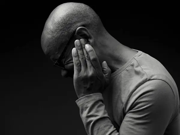 Karayipli Adam Tanrı Dua Ediyor — Stok fotoğraf