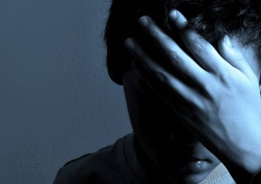 Depresyon geçiren çocuk.