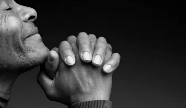 Dua eden Afrikalı, stüdyo fotoğrafı.