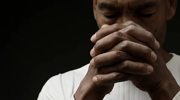 Afro-Amerikan adam dua ediyor, inanç kavramı