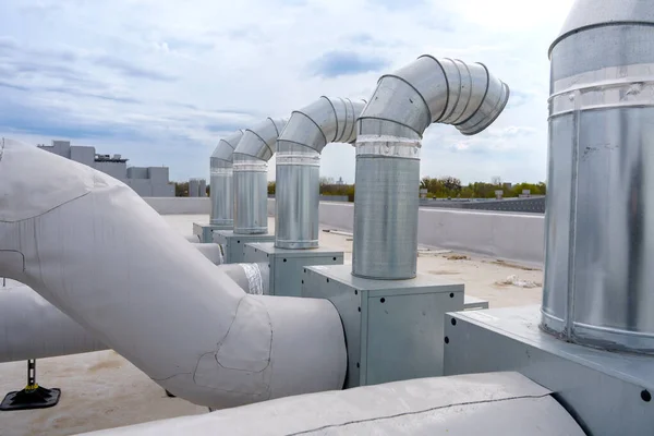 Sistema Aire Acondicionado Ventilación Gran Edificio Industrial Encuentra Azotea Consta — Foto de Stock