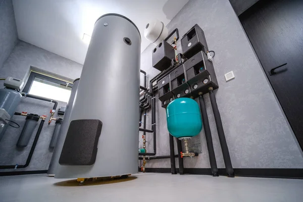 Σύγχρονο Ηλεκτρικό Λεβητοστάσιο Στο Σπίτι Εξοπλισμός Για Σύστημα Θέρμανσης Νερού Εικόνα Αρχείου