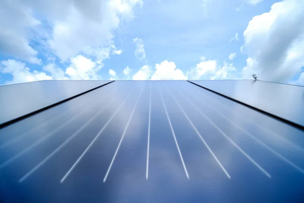 Sonnenkollektor Auf Dem Dach Des Hauses Ein System Das Eine — Stockfoto