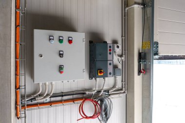 Kapılar ve köprüler için kontrol birimleri. Depo yükleme bölümleri için kontrol sistemi