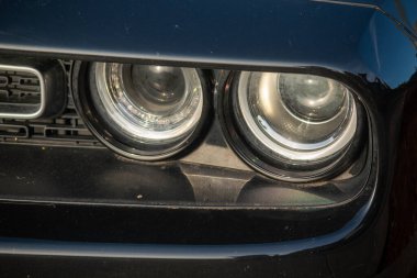 Hafif araba farlarını kapat..