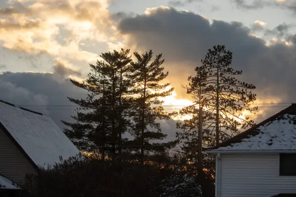 Kışın gün batımı, Osnabrud köyü, İtalya