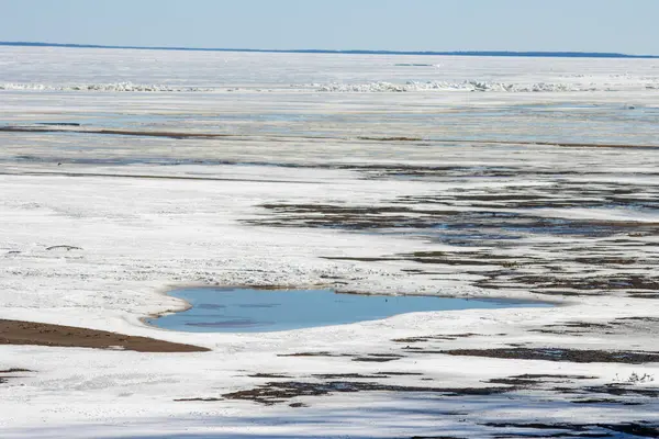 Kış mevsiminde donmuş Michigan Gölü