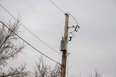 Elektrik hatları ve kablolar