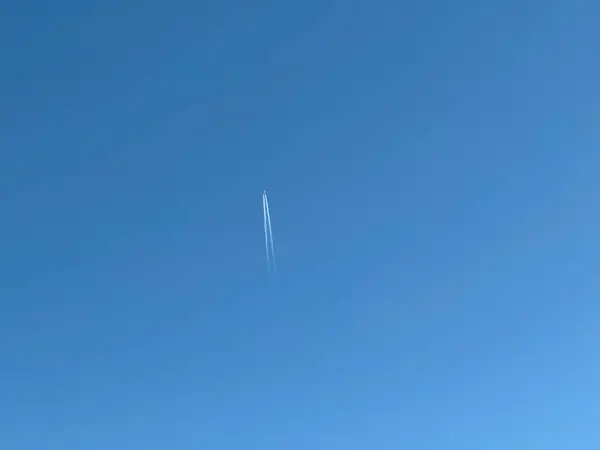 Mavi Gökyüzü ve Bulutlar