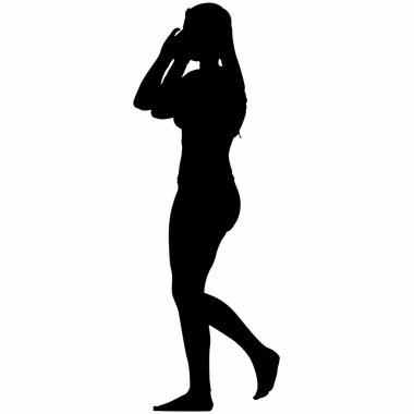 Çıplak ayaklı kadın bikini giyiyor - siluet